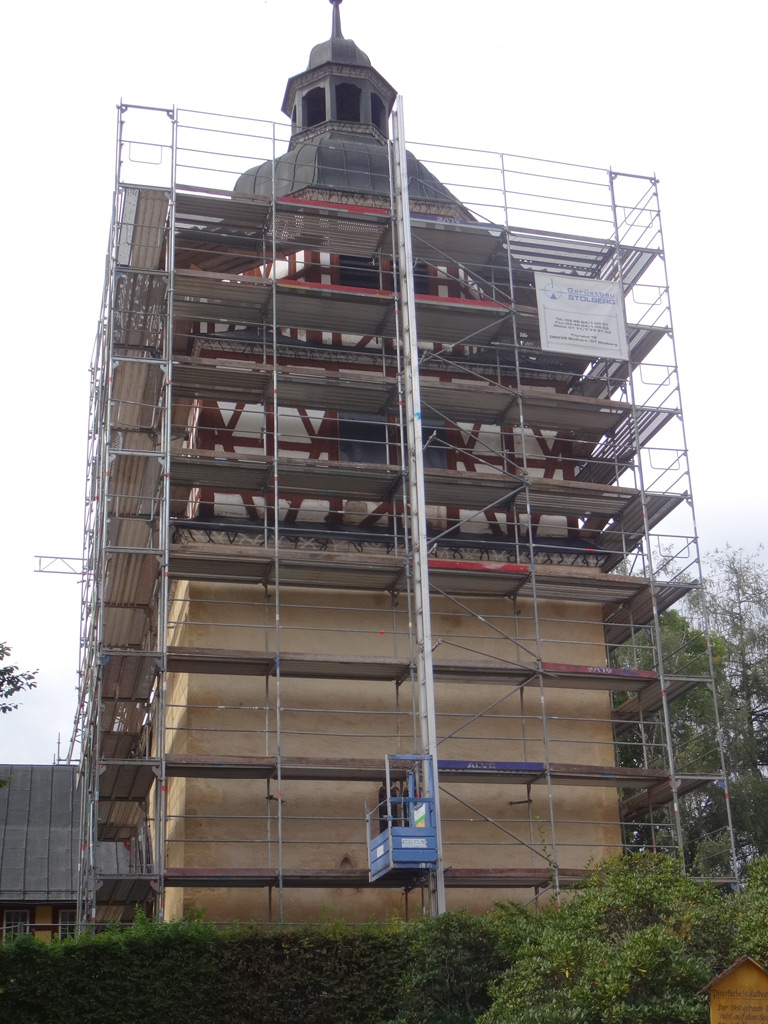 Gerüst zur Sanierung Kirchturm in Sülzhayn