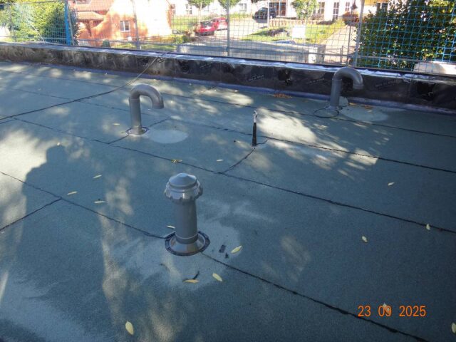 Tag 100_Diakonie Günzerode_Flachdach mit Sekuranten