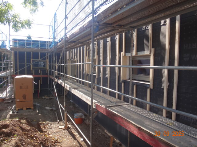 Tag 105_Diakonie Günzerode_Nord-Ostseite_Unterkonstruktion für Holzverschalung