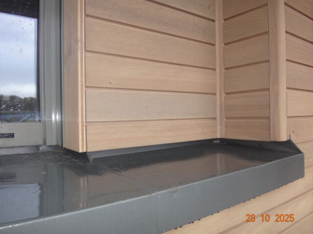 Tag 135_Diakonie Günzerode_Fensterbank_Holzfassade