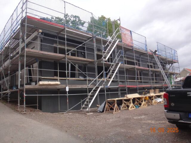 Tag 94_Diakonie Günzerode_Südseite eingerüstet