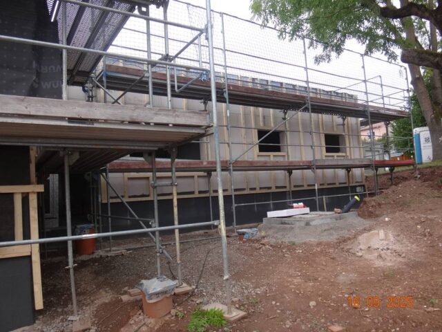 Tag 94_Diakonie Günzerode_Ostseite eingerüstet